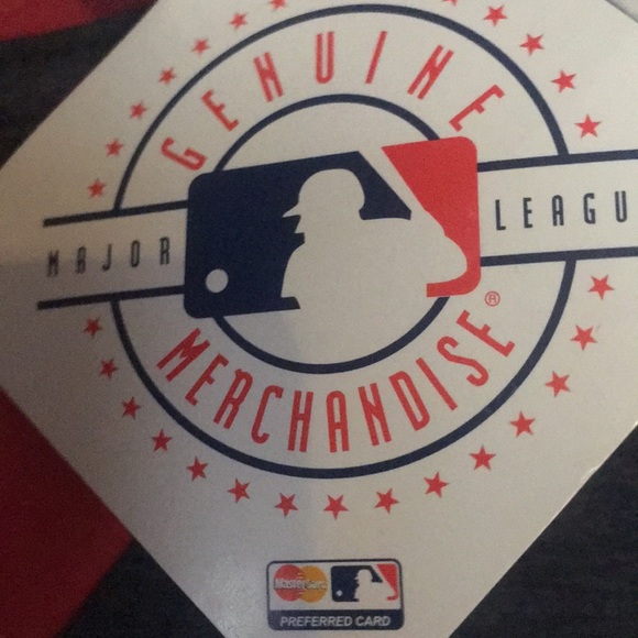 Boston Red Socks woman’s fitted v-neck t-shirt - Picture 3 of 5